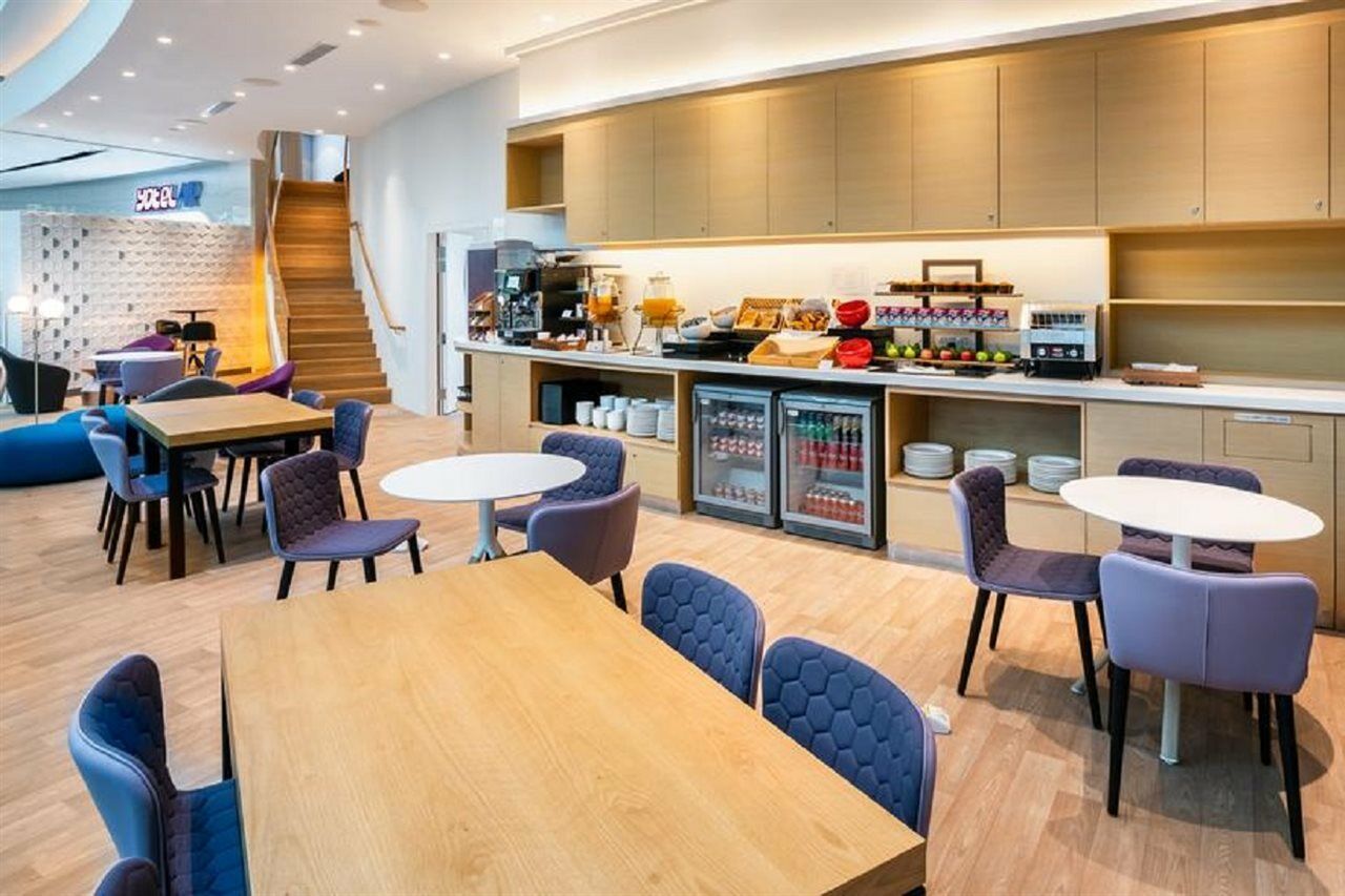 Yotelair Singapore Changi Airport Landside Екстериор снимка